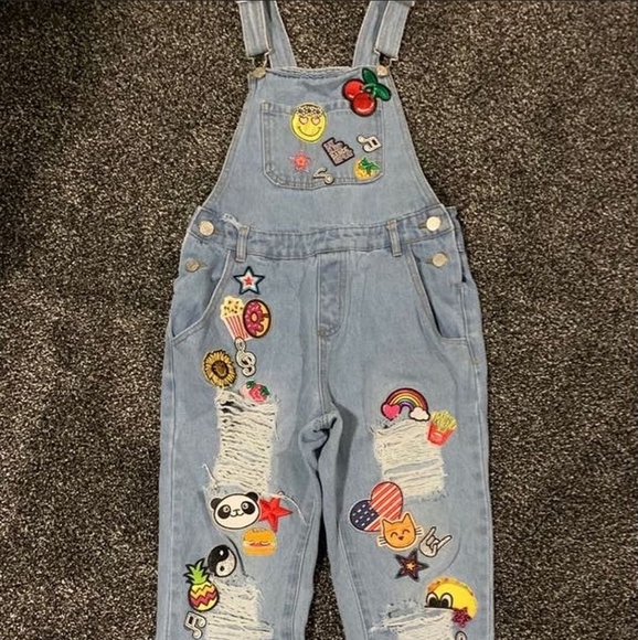 Cute designed patched overalls - Picture 1 of 4